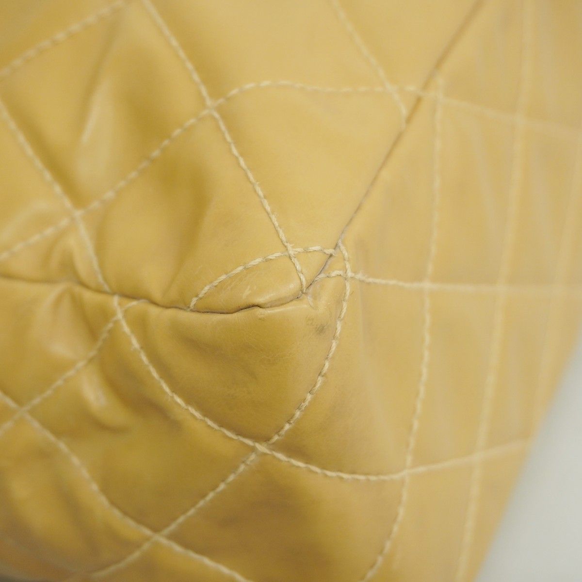 Chanel Shoulder Bag Quilted Patent Leather Beige Gold — view 6