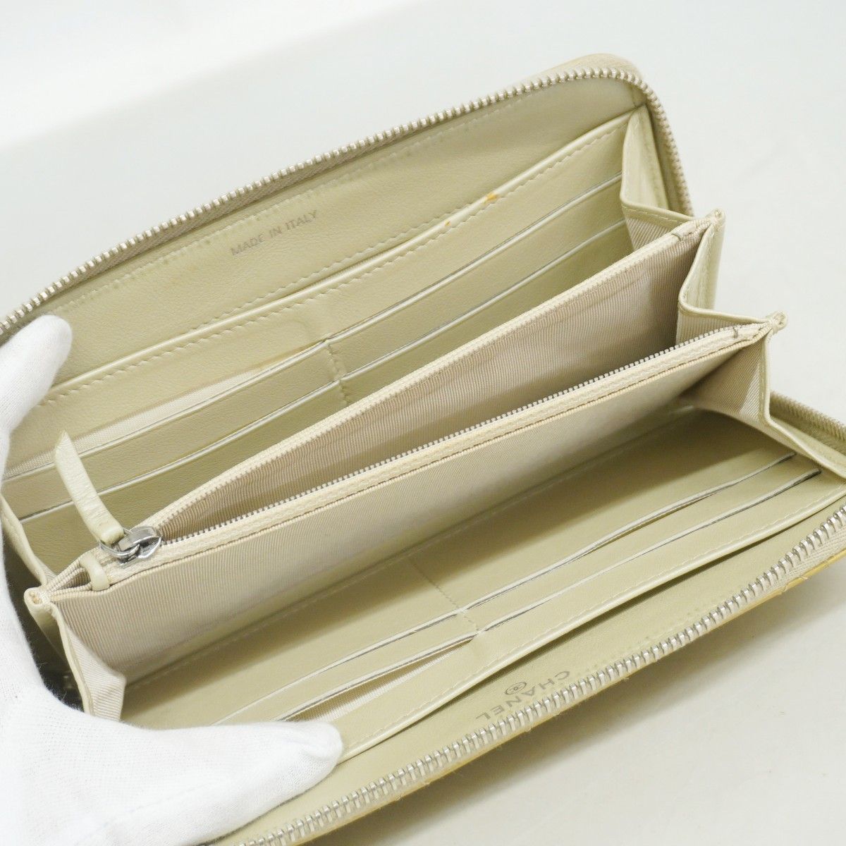 Chanel Wallet Quilted Patent Leather Gold Silver — view 3