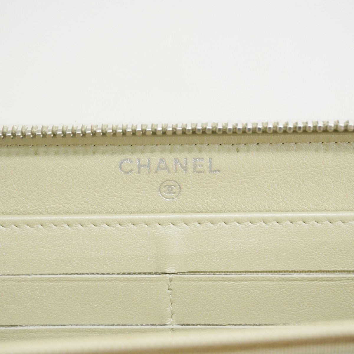 Chanel Wallet Quilted Patent Leather Gold Silver — view 4