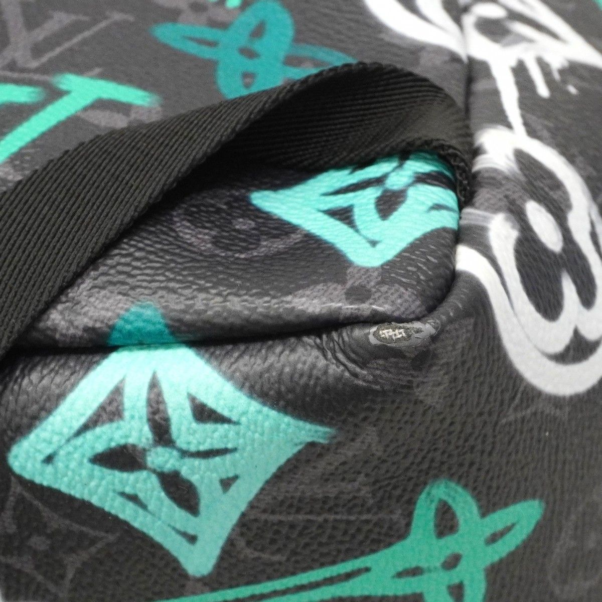 Louis Vuitton Backpack Monogram Eclipse Graffiti Discovery PM Black Multicolor — view 6