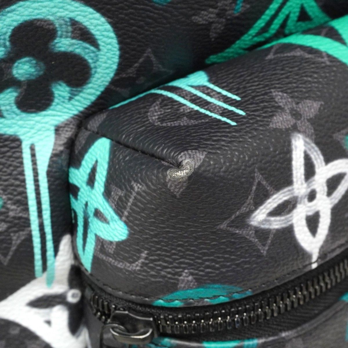 Louis Vuitton Backpack Monogram Eclipse Graffiti Discovery PM Black Multicolor — view 7