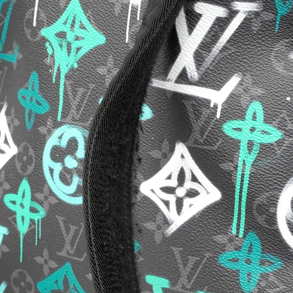 Louis Vuitton Backpack Monogram Eclipse Graffiti Discovery PM Black Multicolor — view 8