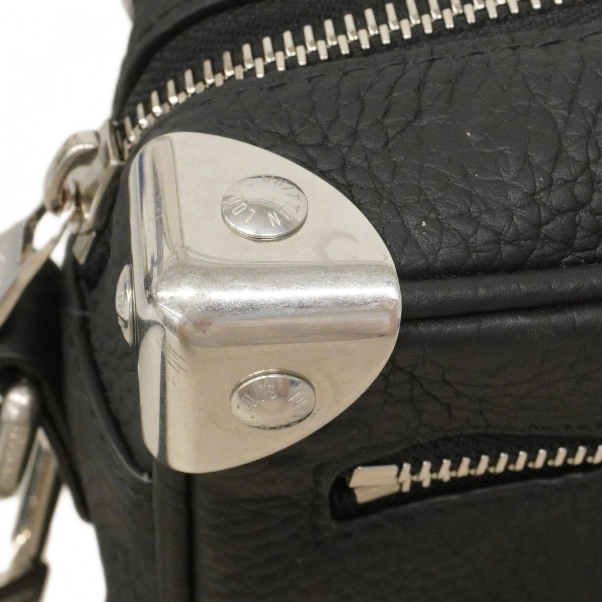 Louis Vuitton Shoulder Bag Taurillon Mini Soft Trunk Black — view 6