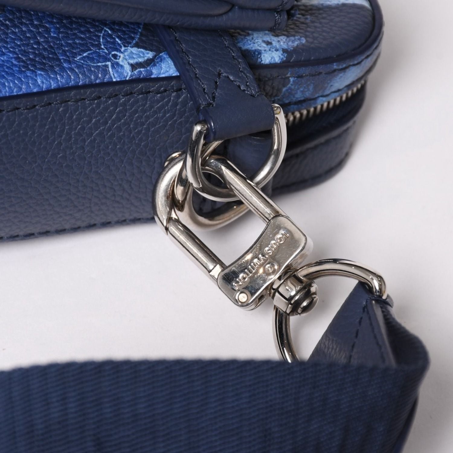 Louis Vuitton Monogram Water Color Trio Messenger Shoulder Bag Blue — view 6