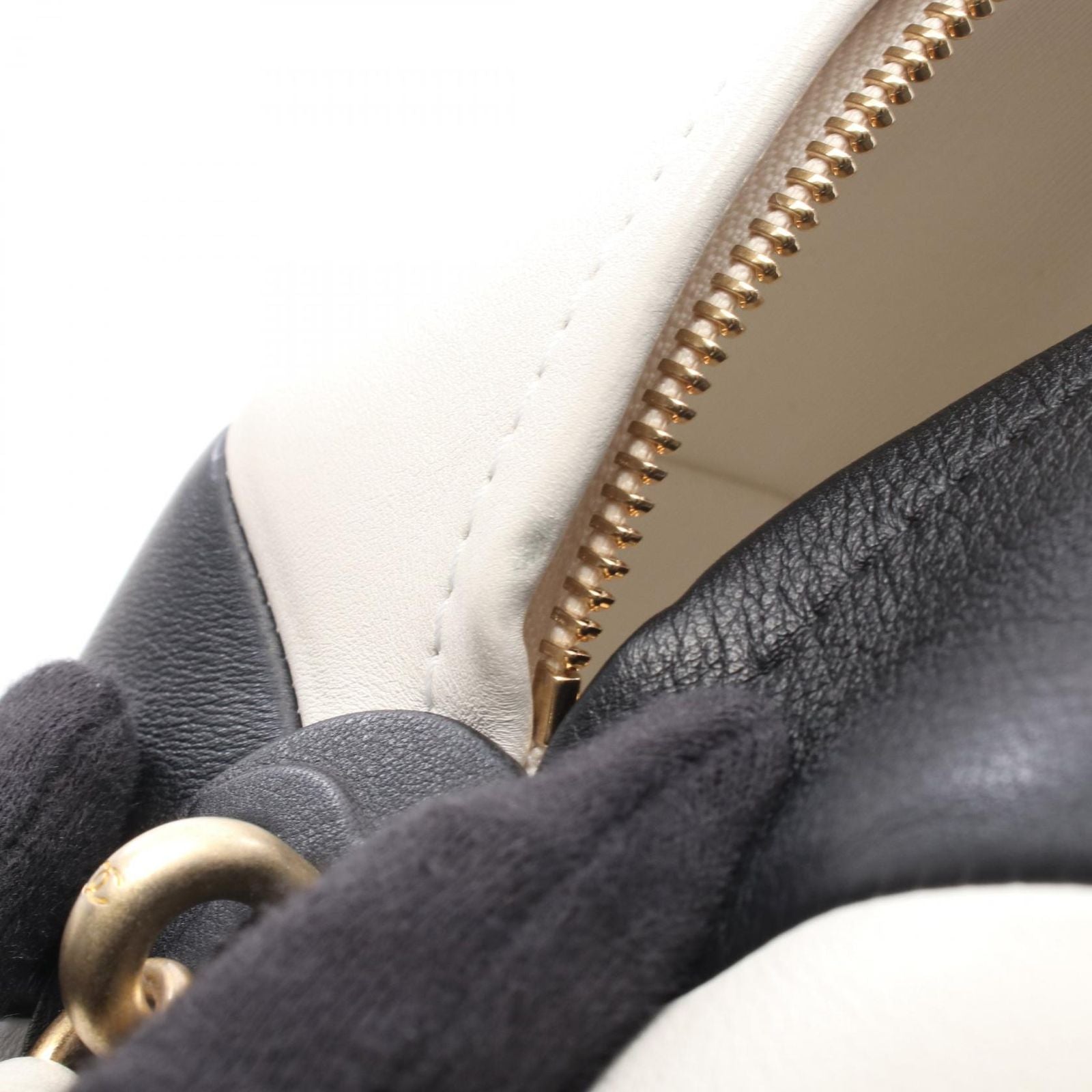 Chanel Shoulder Bag Beach Ball Black White Leather Chain — view 8
