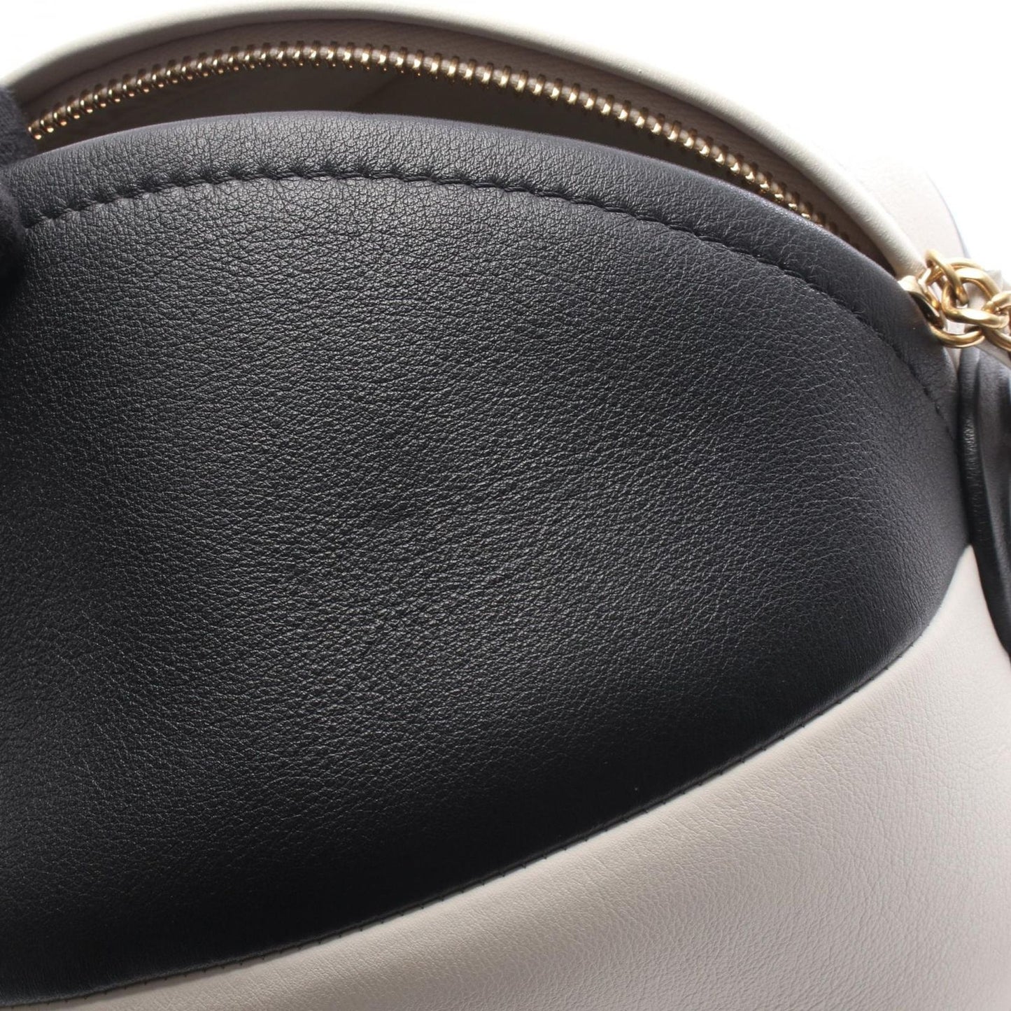 Chanel Shoulder Bag Beach Ball Black White Leather Chain — view 6