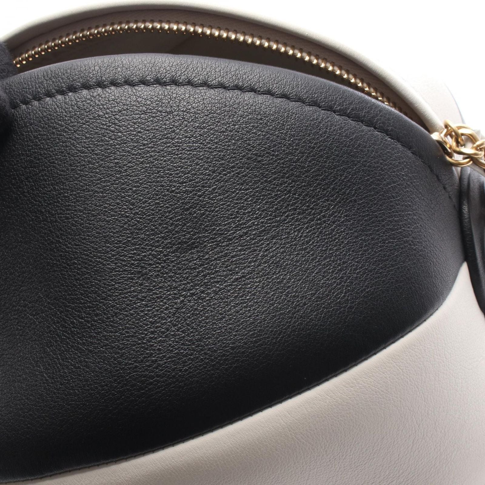 Chanel Shoulder Bag Beach Ball Black White Leather Chain — view 6