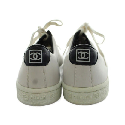 Chanel CC Logo Sneakers Leather 37 White — view 3