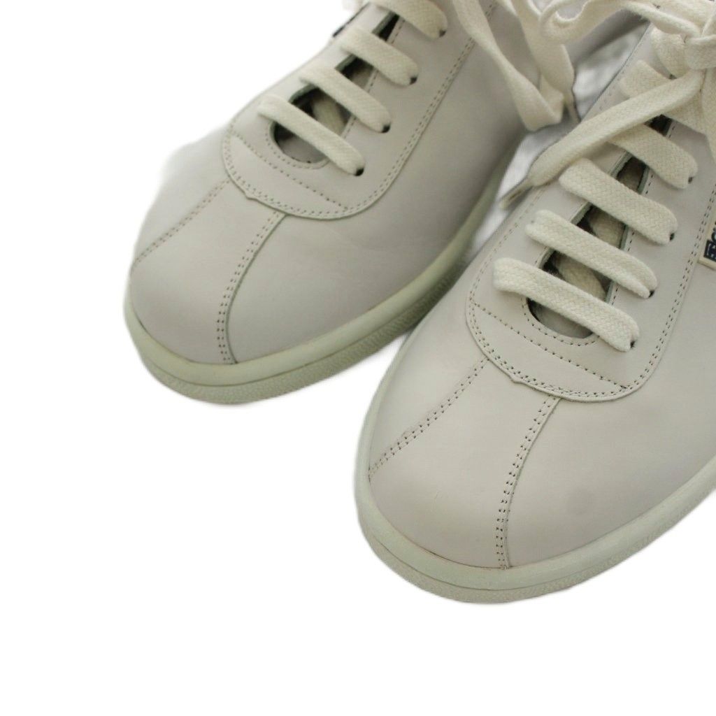 Chanel CC Logo Sneakers Leather 37 White — view 6