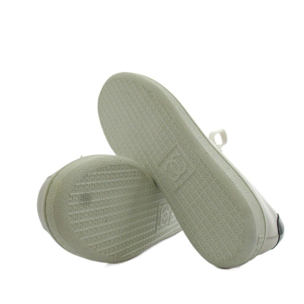 Chanel CC Logo Sneakers Leather 37 White — view 5