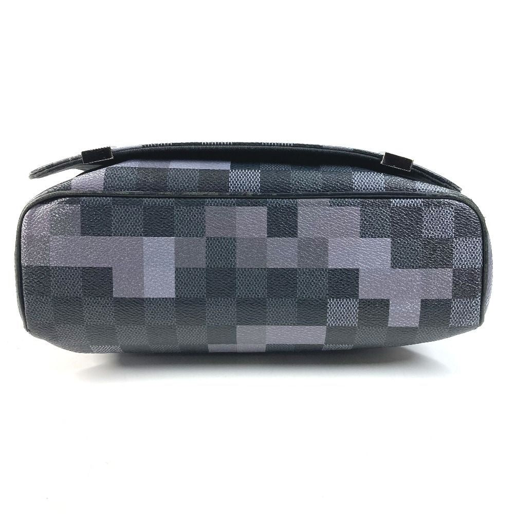 Louis Vuitton Shoulder Bag District PM Damier Graphite Canvas Black — view 5