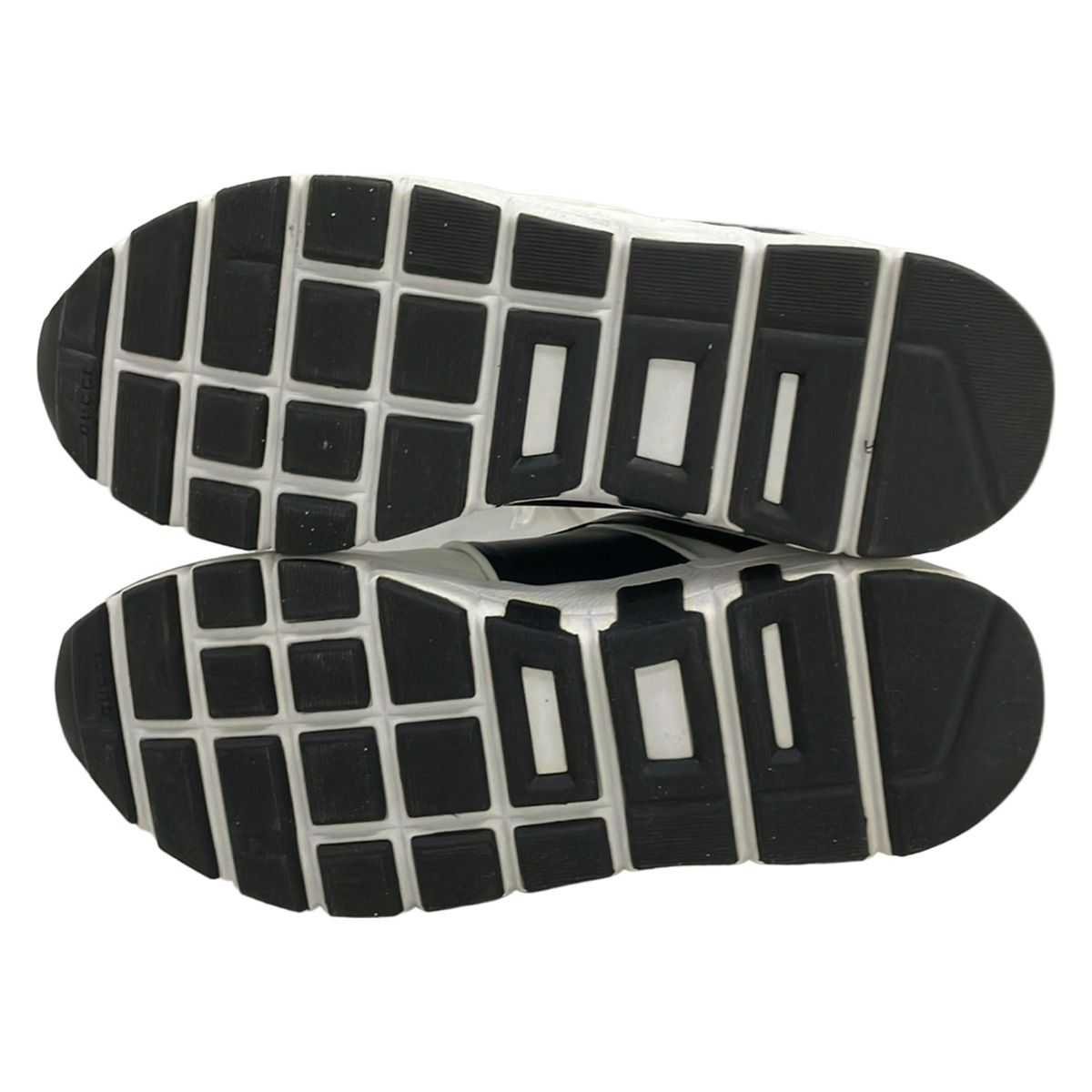 Gucci Sneakers 5.5 White Black Interlocking Leather — view 4