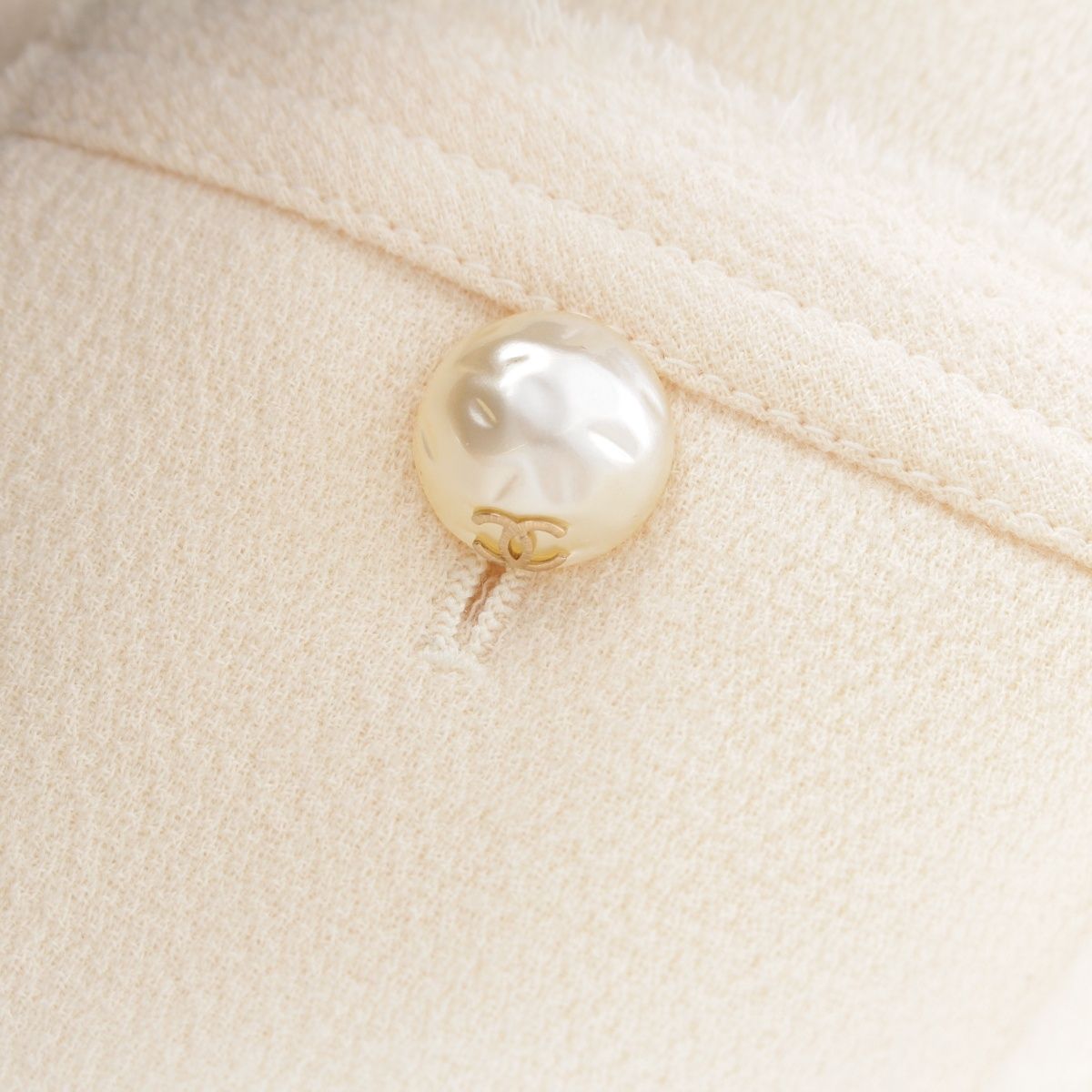 Chanel Wool CC Logo Pearl Button Belt Short Sleeve Dress Ivory 36 — view 8