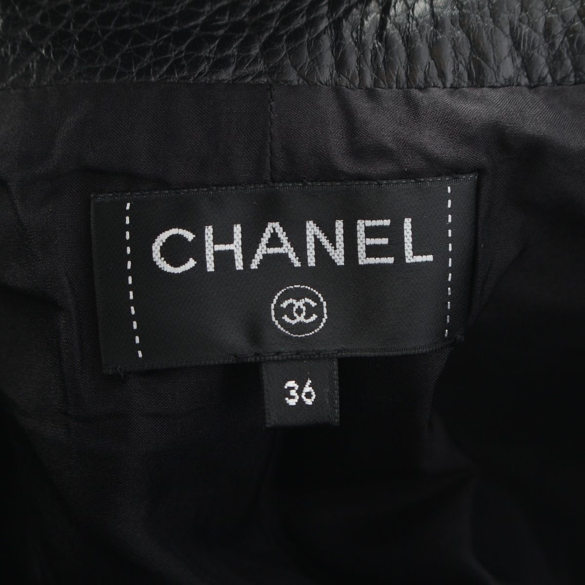 Chanel Tweed Leather Chain Button Shorts Black 36 — view 9