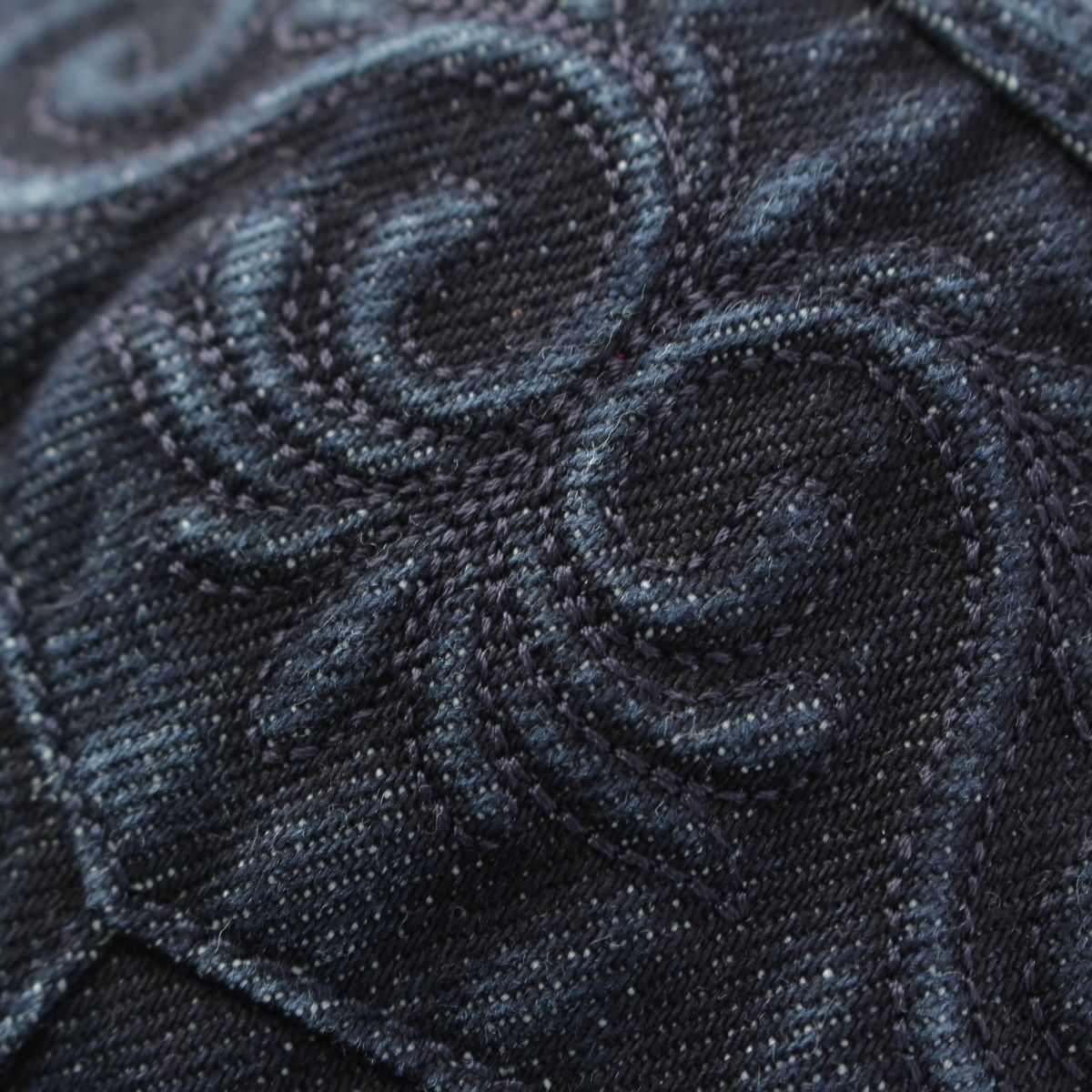 Chanel Cotton CC Logo Flower Embossed Shorts Denim Pants Blue 34 — view 6