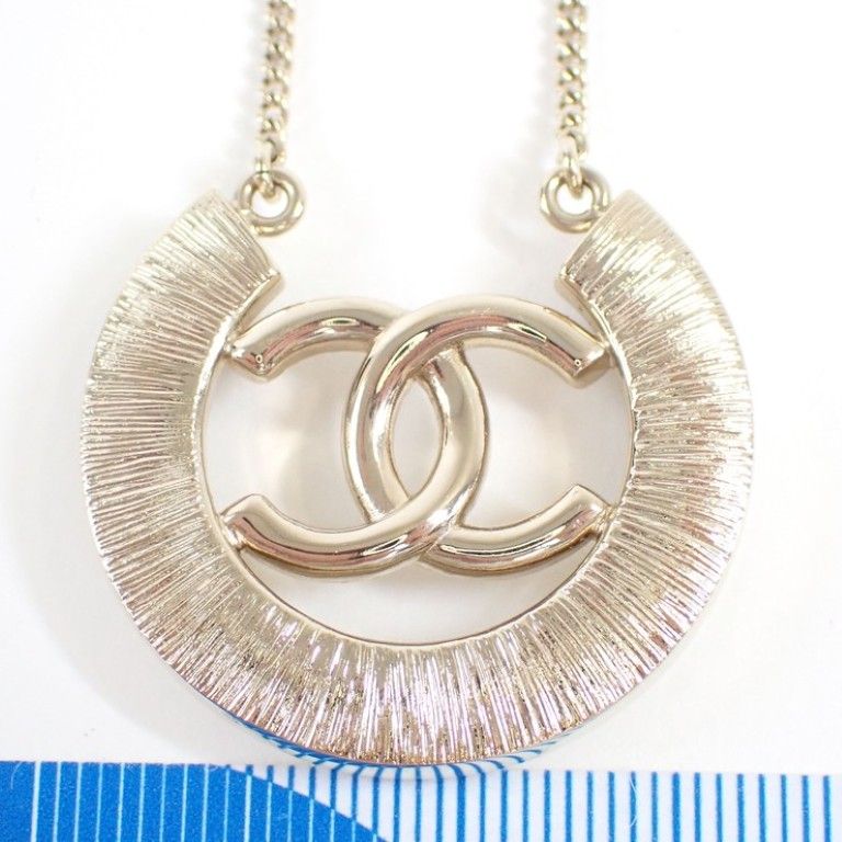 Chanel Necklace CC Logo Gold Metal Rhinestone — view 3