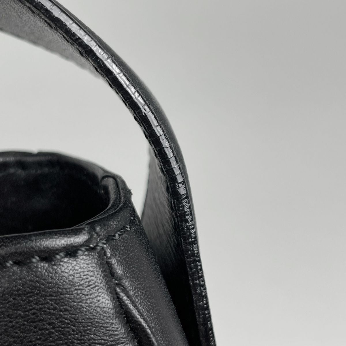 Cartier Panthère Shoulder Bag Leather Black — view 5