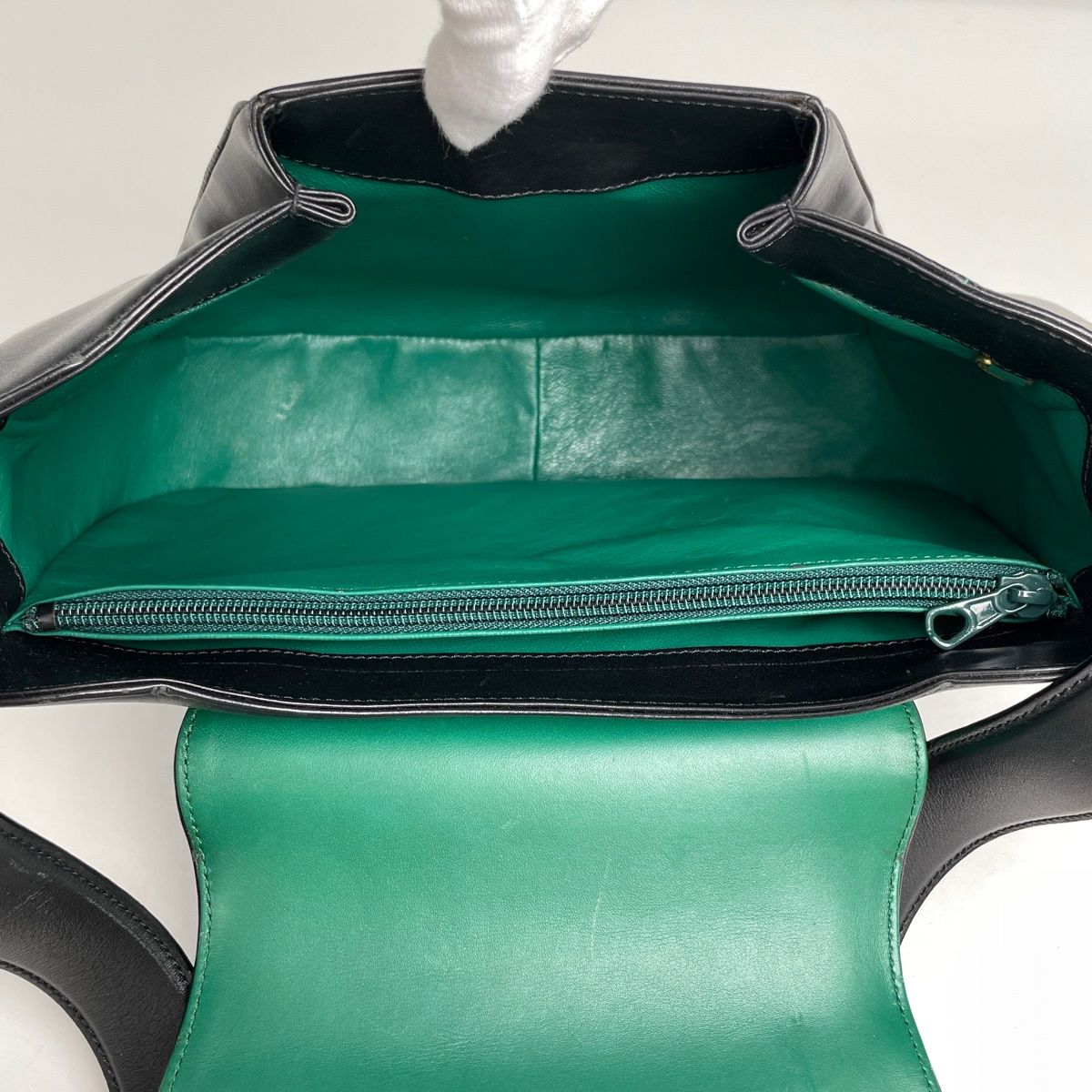 Cartier Panthère Shoulder Bag Leather Black — view 9