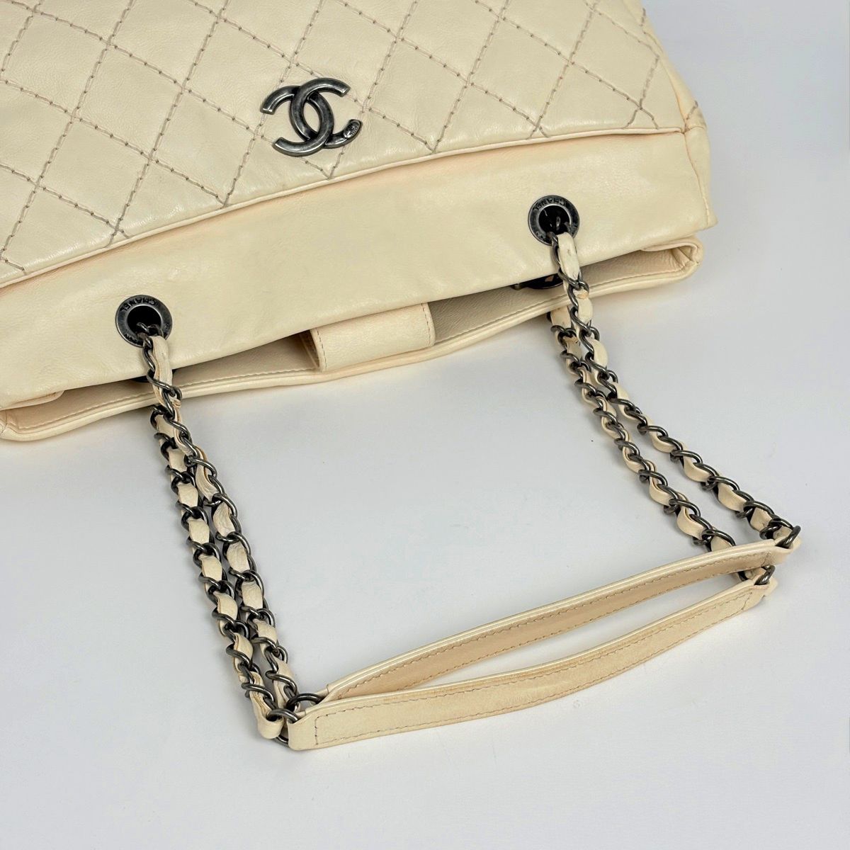 Chanel Wild Stitch Chain Tote CC Logo Leather White — view 9