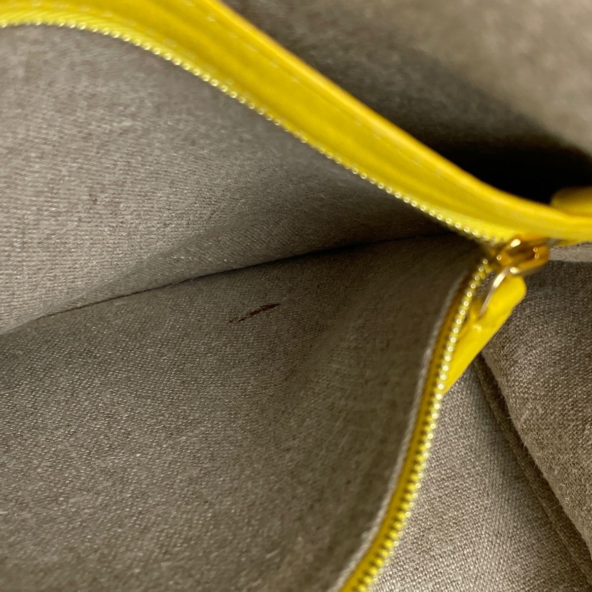 Celine Cabas Phantom Tote Logo Shoulder Bag Leather Yellow — view 7
