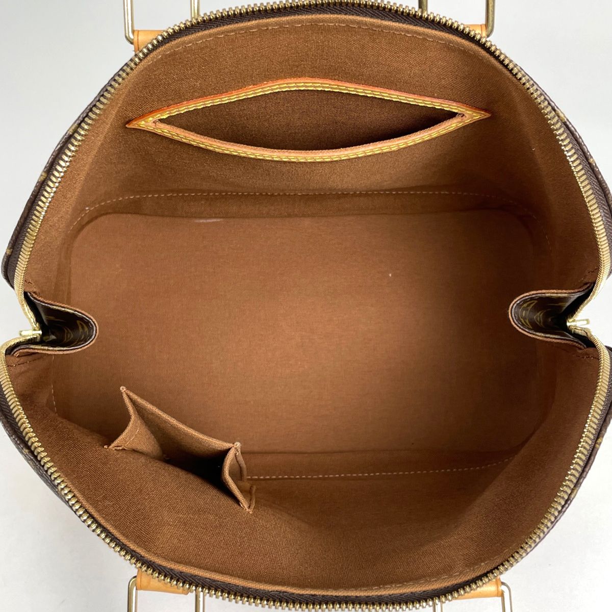 Louis Vuitton Alma Handbag Monogram Brown — view 7