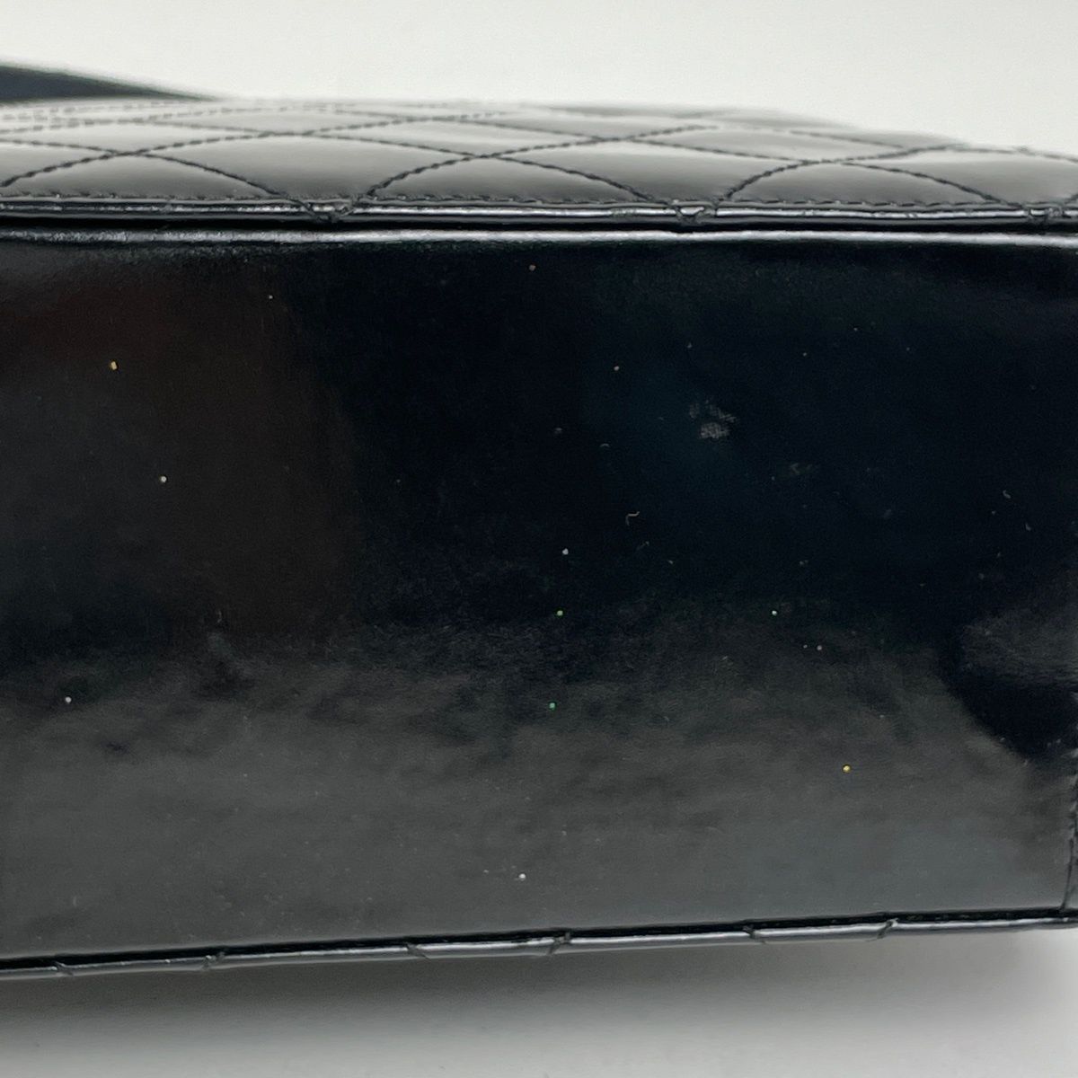 Chanel CC Logo Handbag Quilted Patent Leather Black — view 4