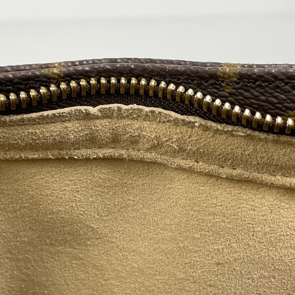 Louis Vuitton Looping GM Shoulder Monogram Brown — view 6