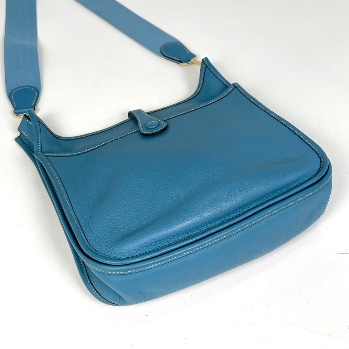 Hermes Evelyne 2 PM Perforated Logo Shoulder Bag Taurillon Clemence Blue Jean — view 2