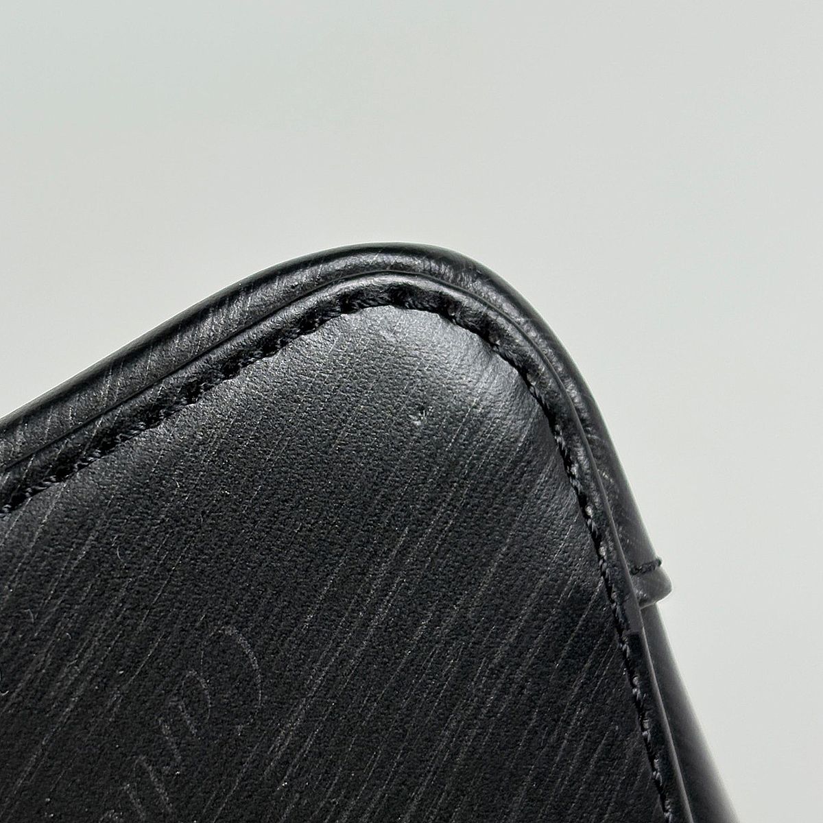 Cartier Trinity Handbag Leather Black — view 3