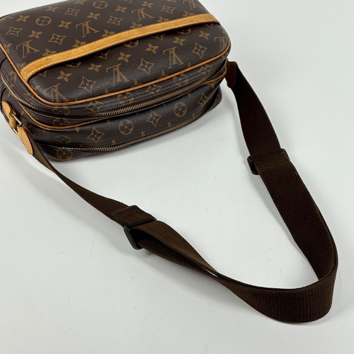 Louis Vuitton Reporter PM Crossbody Shoulder Bag Monogram Brown — view 8