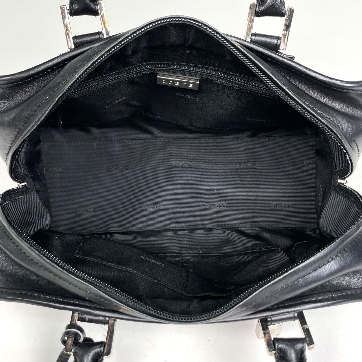 Loewe Amazona 28 Anagram Handbag Leather Black — view 7