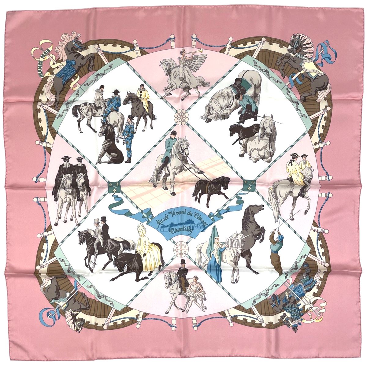 Hermes Carre 90 Musee Vivant du Cheval Chantilly Chien Thichy Castle Horse