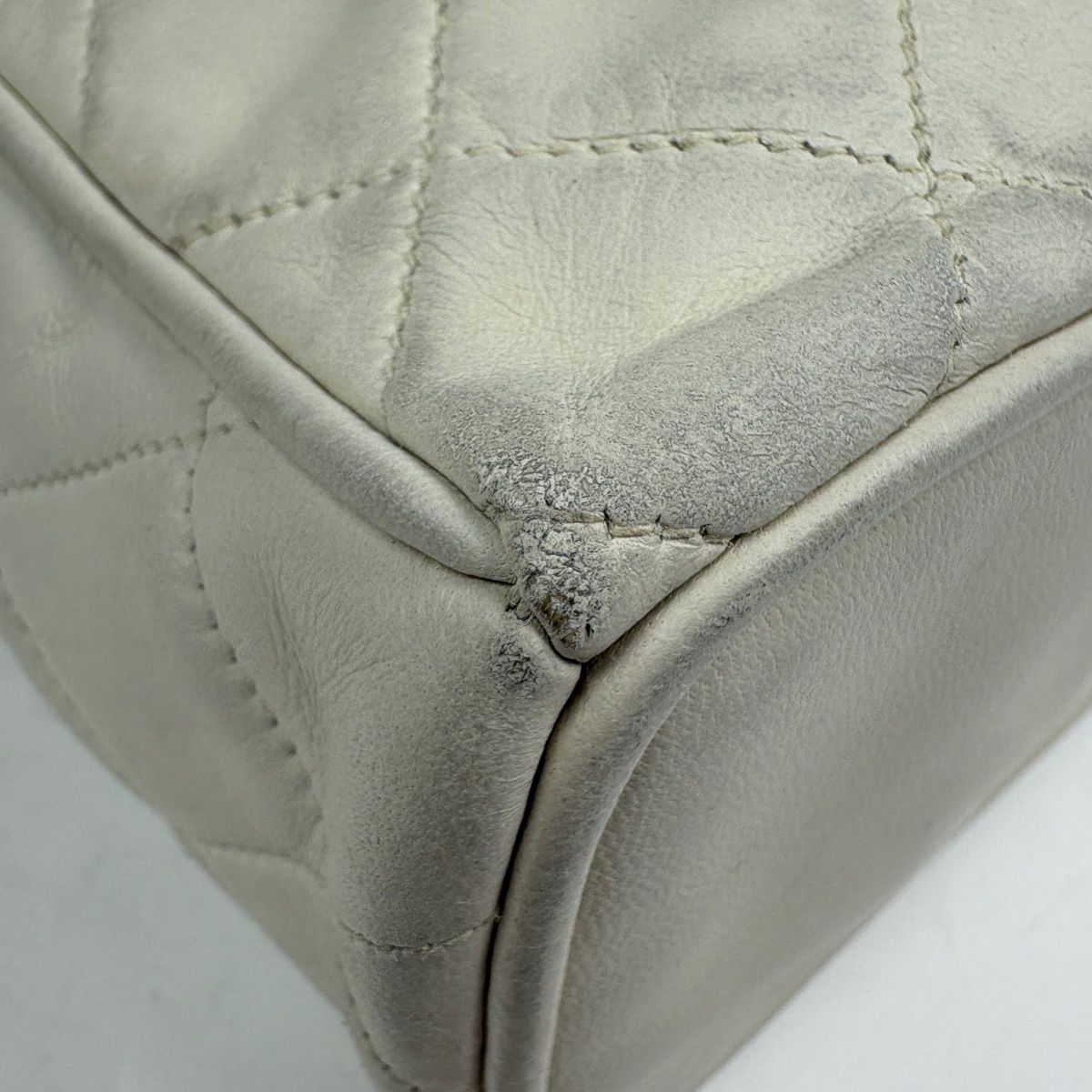Chanel CC Logo Chain Shoulder Bag Quilted Fringe Leather White — view 3