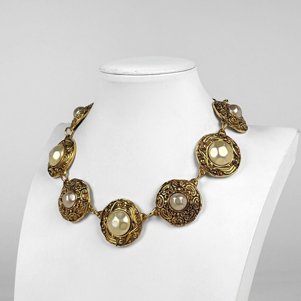 Chanel Faux Pearl Necklace CC Logo Gold Plated — view 8