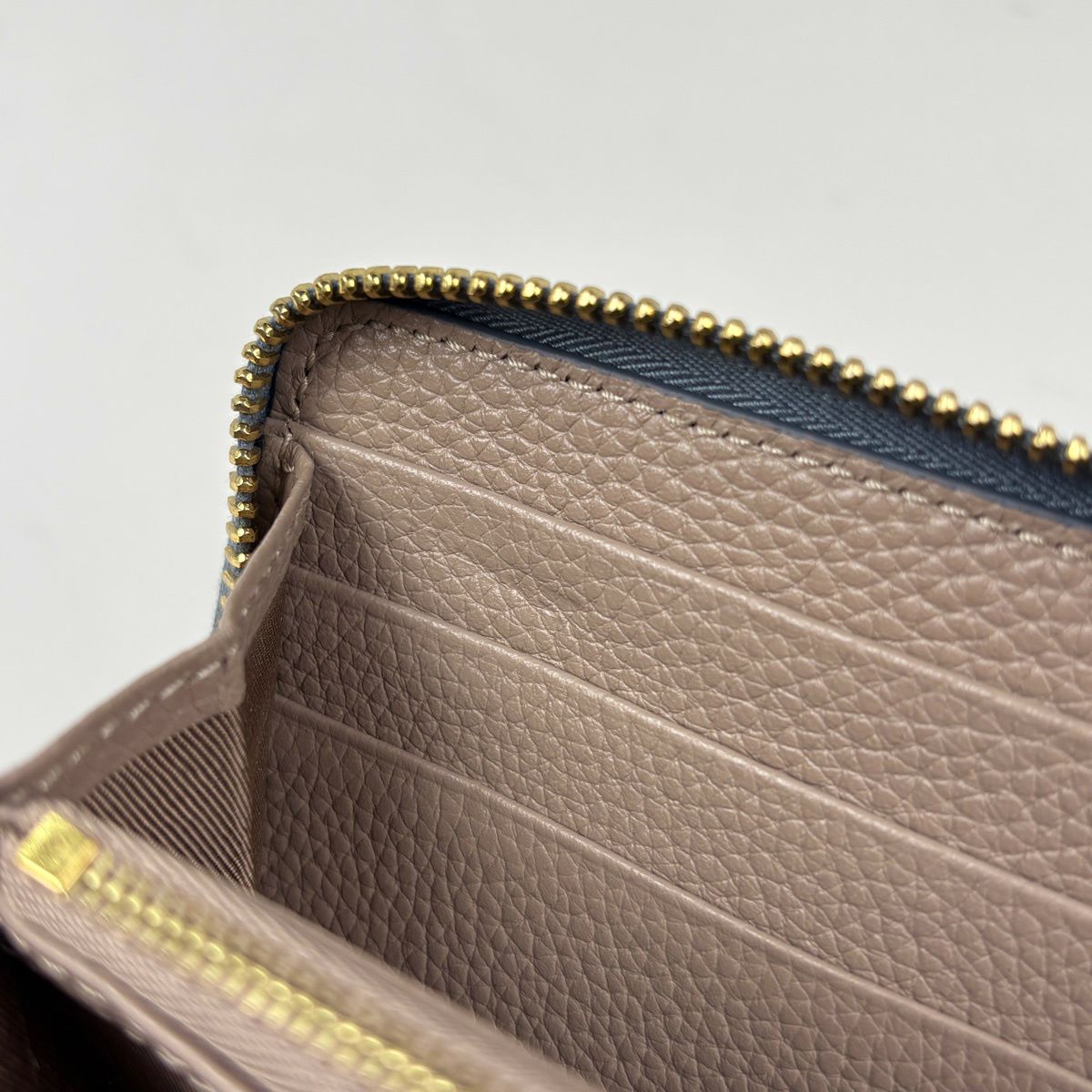 Gucci GG Marmont Zip Around Wallet Double Leather Blue — view 4