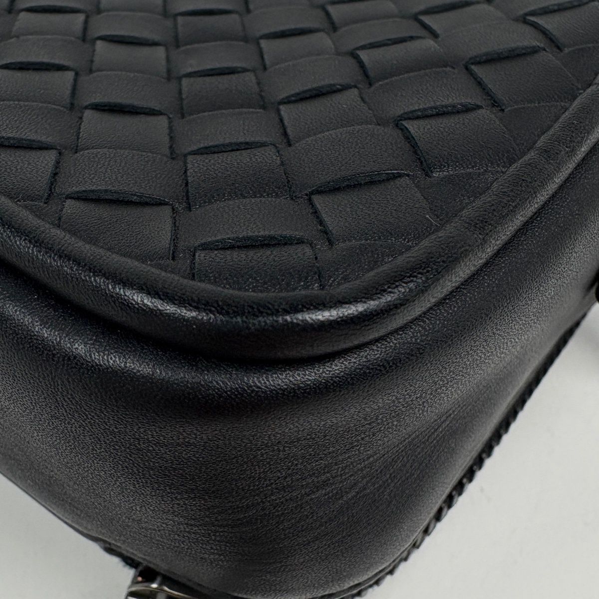 Bottega Veneta Intrecciato Multi Case Second Bag Leather Black — view 4