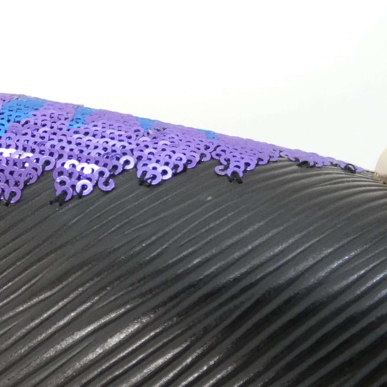 Louis Vuitton Twist Shoulder — view 6