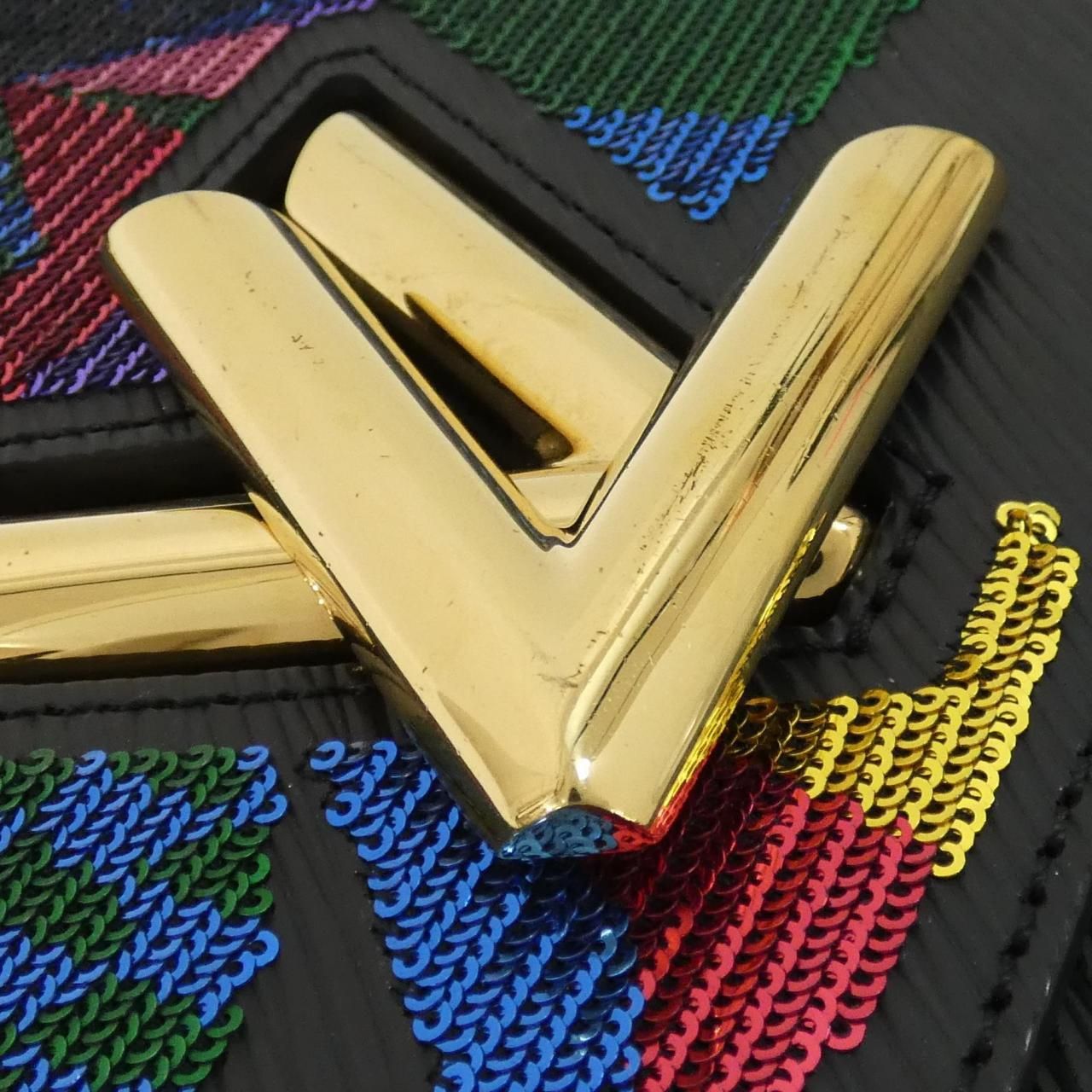Louis Vuitton Twist Shoulder — view 8