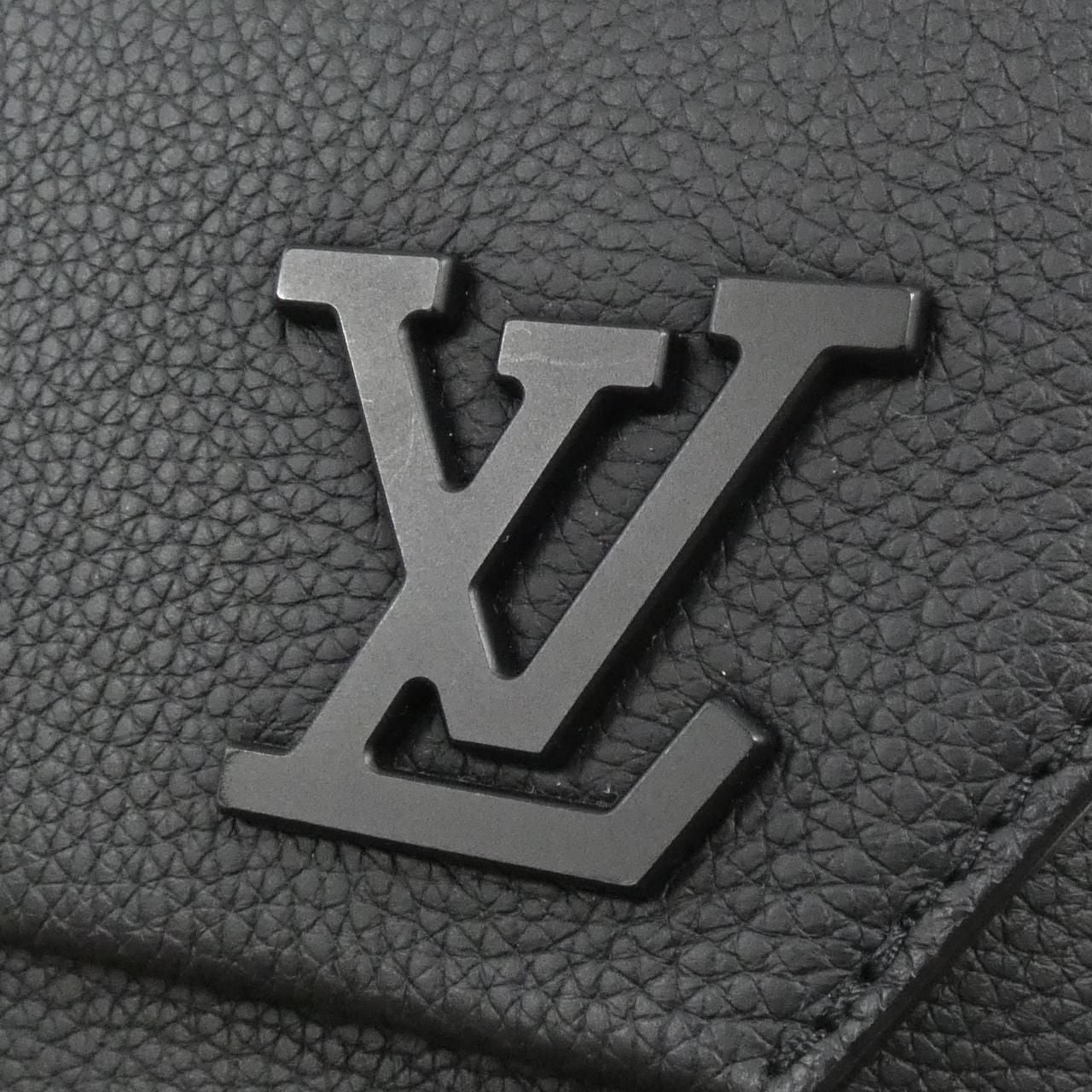 Louis Vuitton LV Aerogram Fast Line Messenger Shoulder — view 4