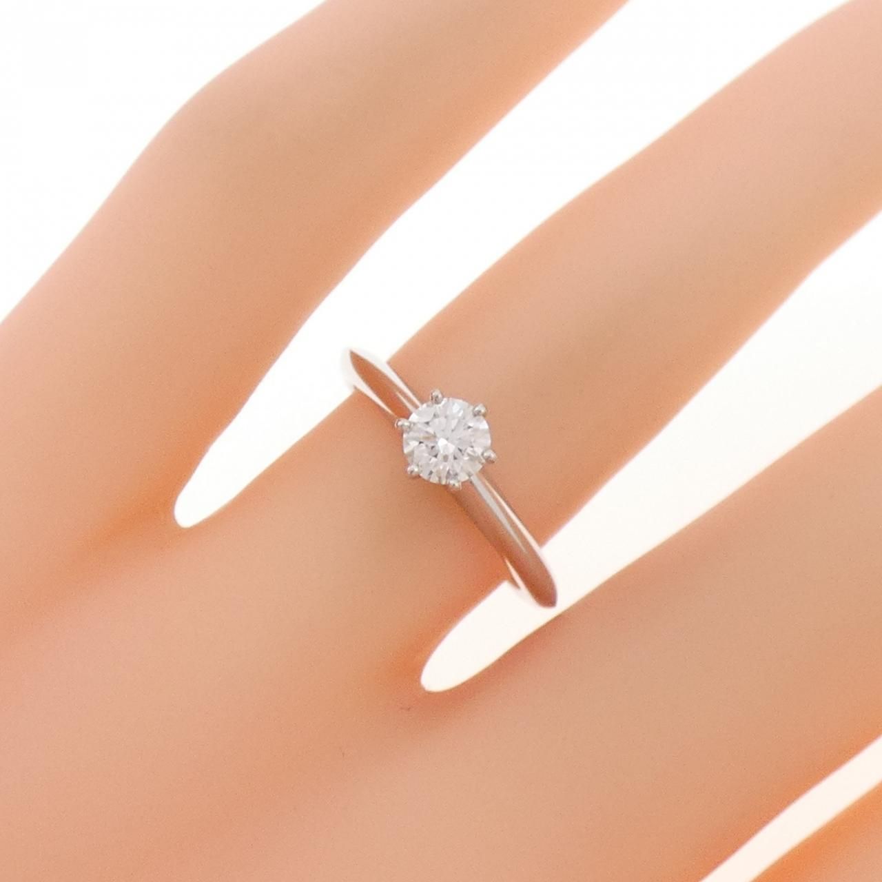 Tiffany & Co Classic Solitaire Ring — view 5