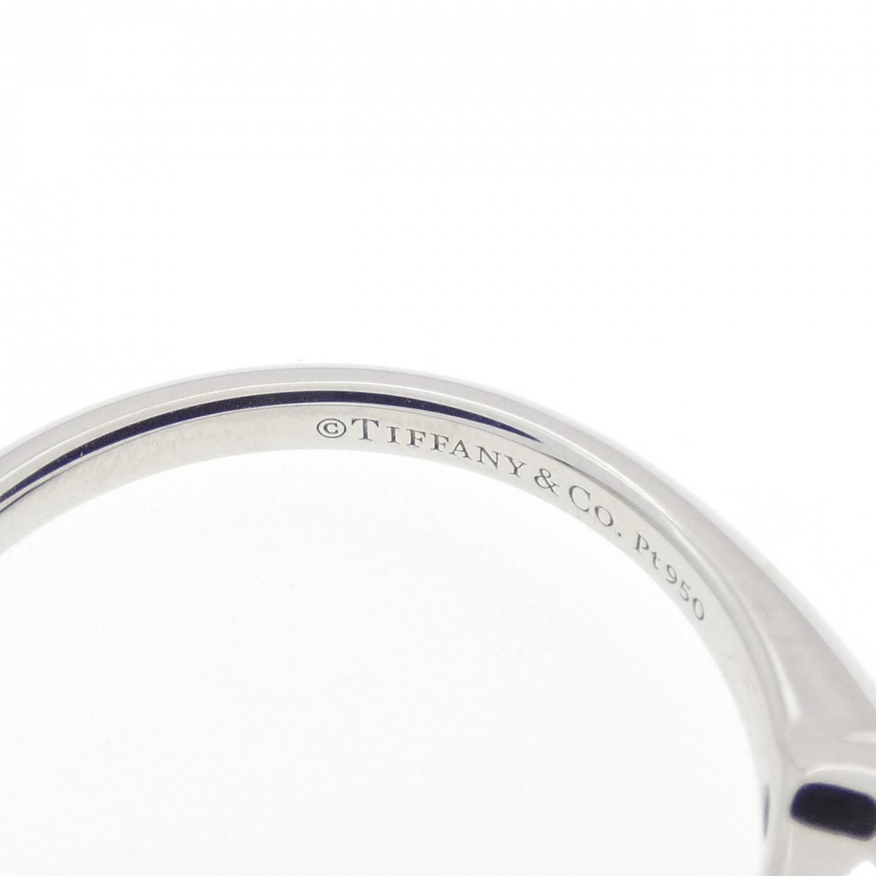 Tiffany & Co Classic Solitaire Ring — view 4