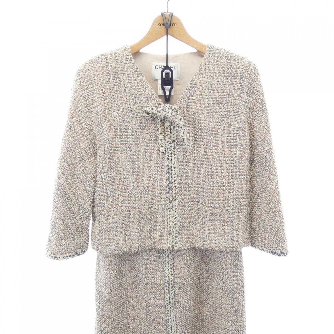 Chanel Vintage Suit Pink