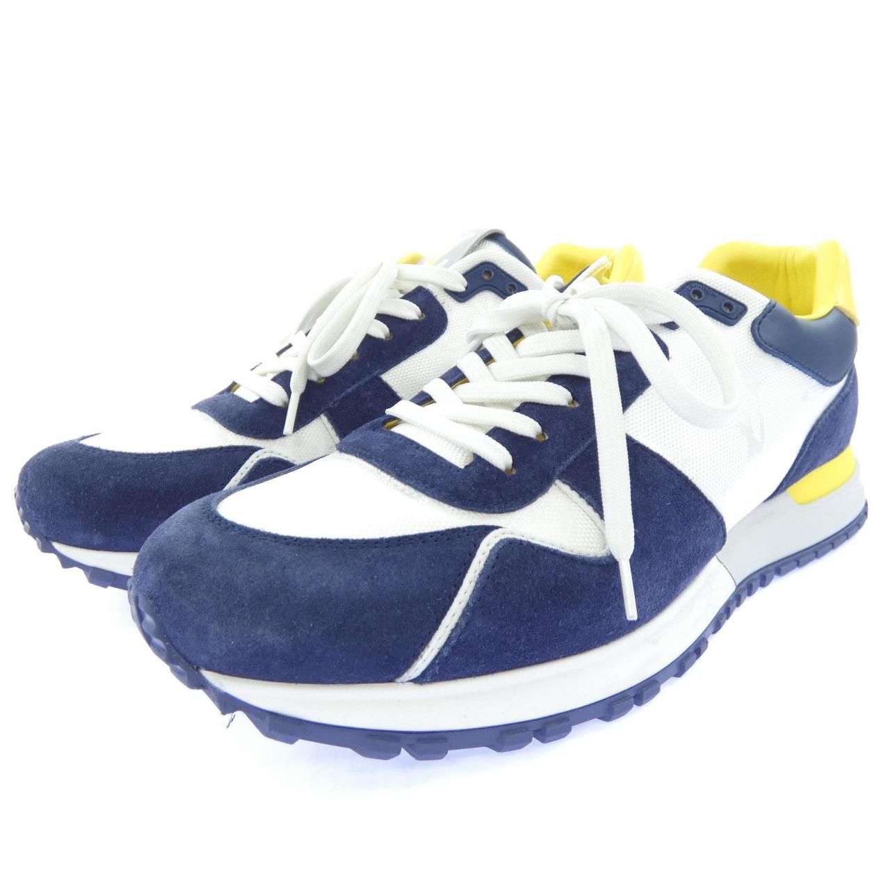 Louis Vuitton Run Away Line Sneakers — view 3