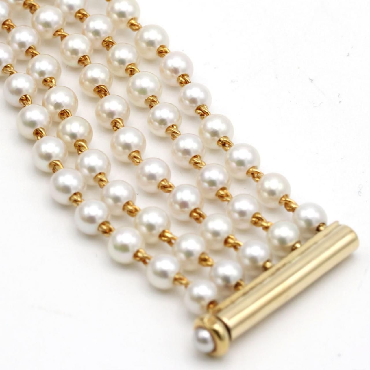 Chanel Mademoiselle YG Pearl Bracelet M YG Quartz — view 4