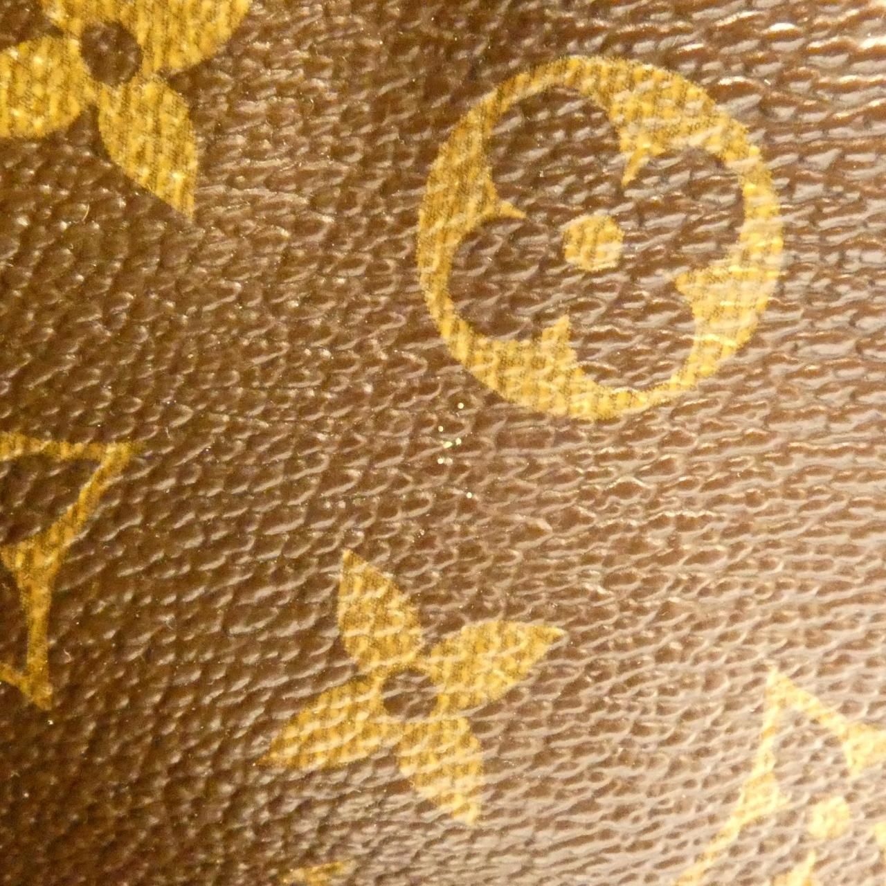 Louis Vuitton Monogram Artsy Shoulder — view 3