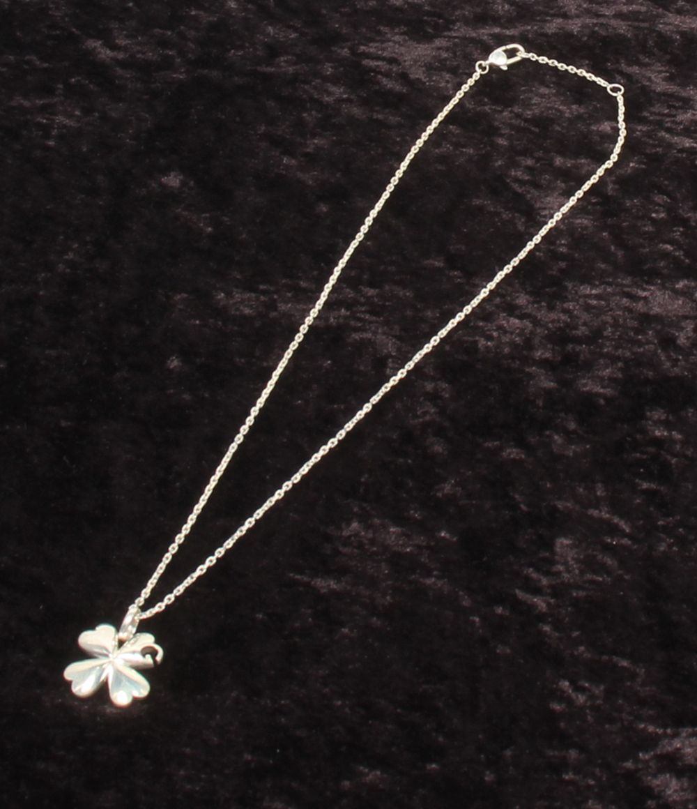 Gucci Necklace Four Leaf Clover Motif — view 2