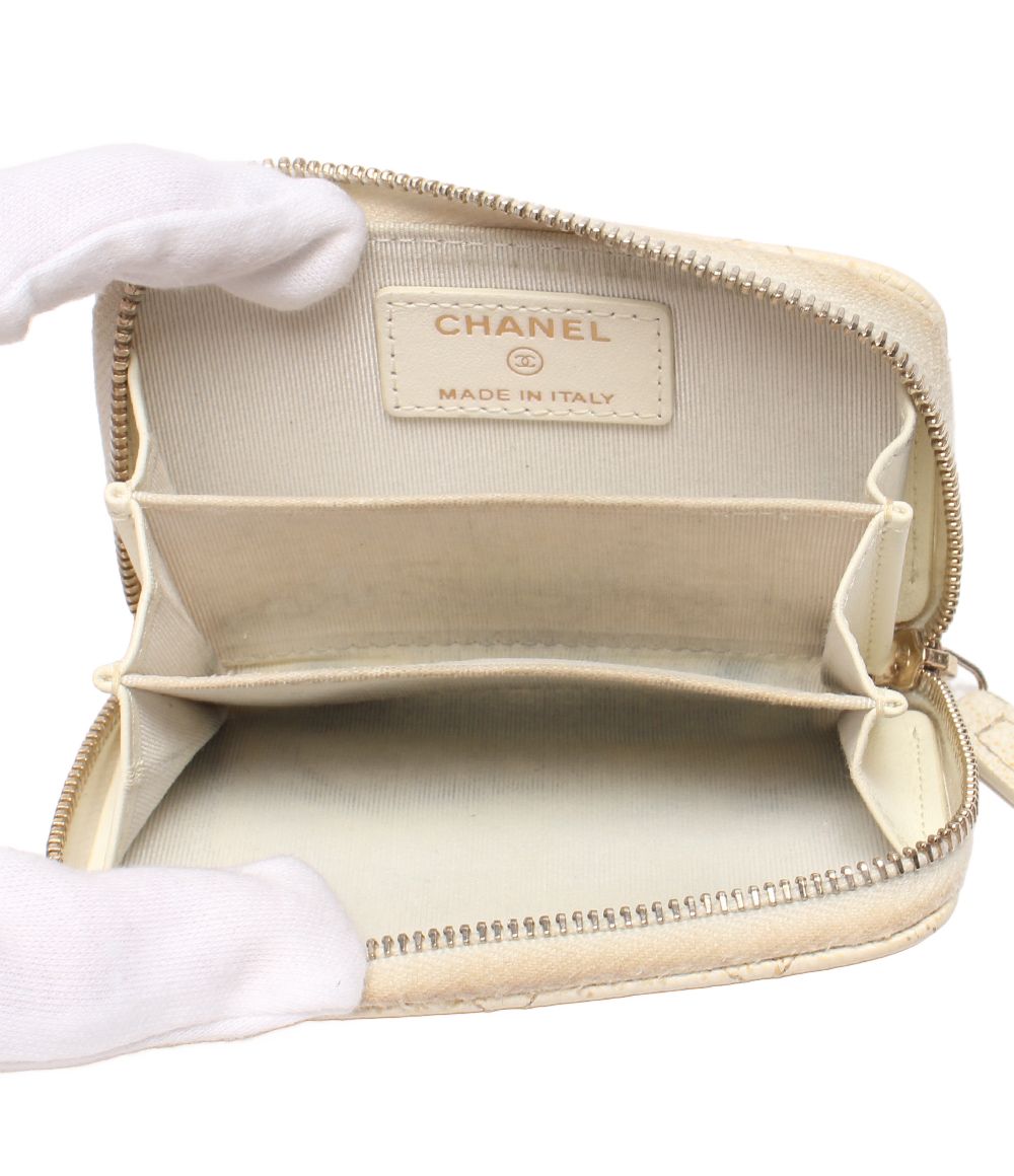Chanel Coin Case Gold Caviar Leather Quilted CC Logo — view 5