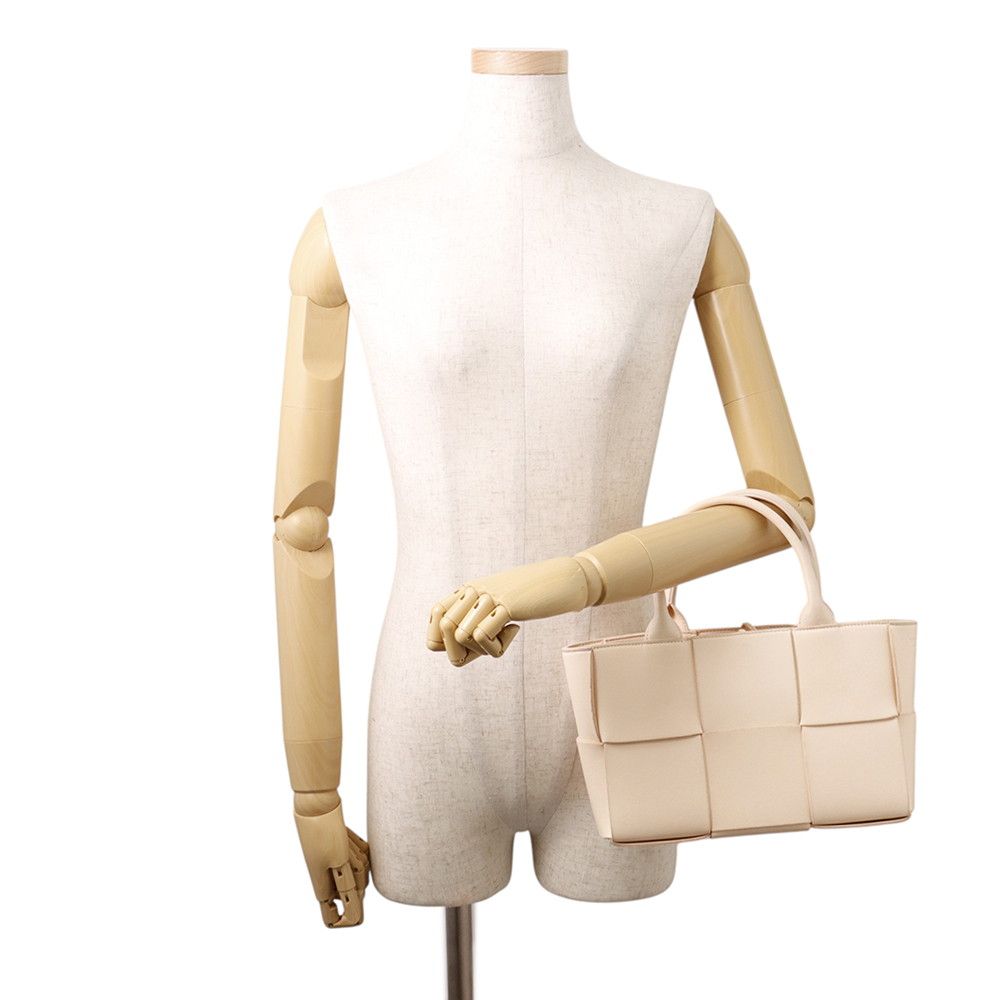 Bottega Veneta Handbag Arco Tote Mini Leather 2-Way — view 4