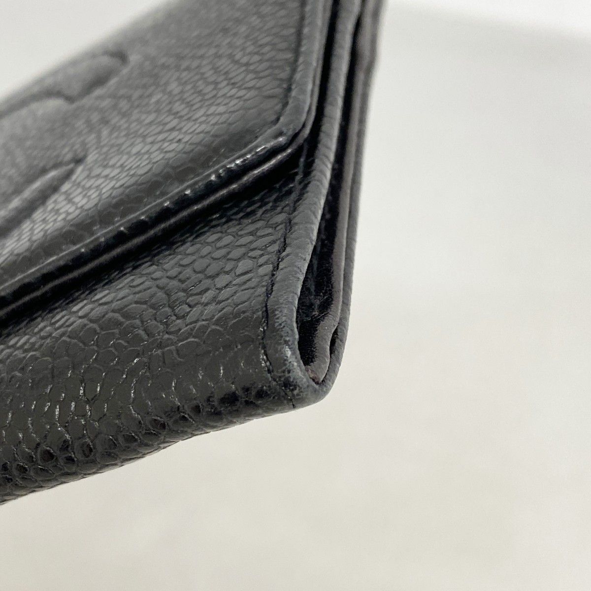 Chanel Wallet Caviar Leather Black Gold — view 5