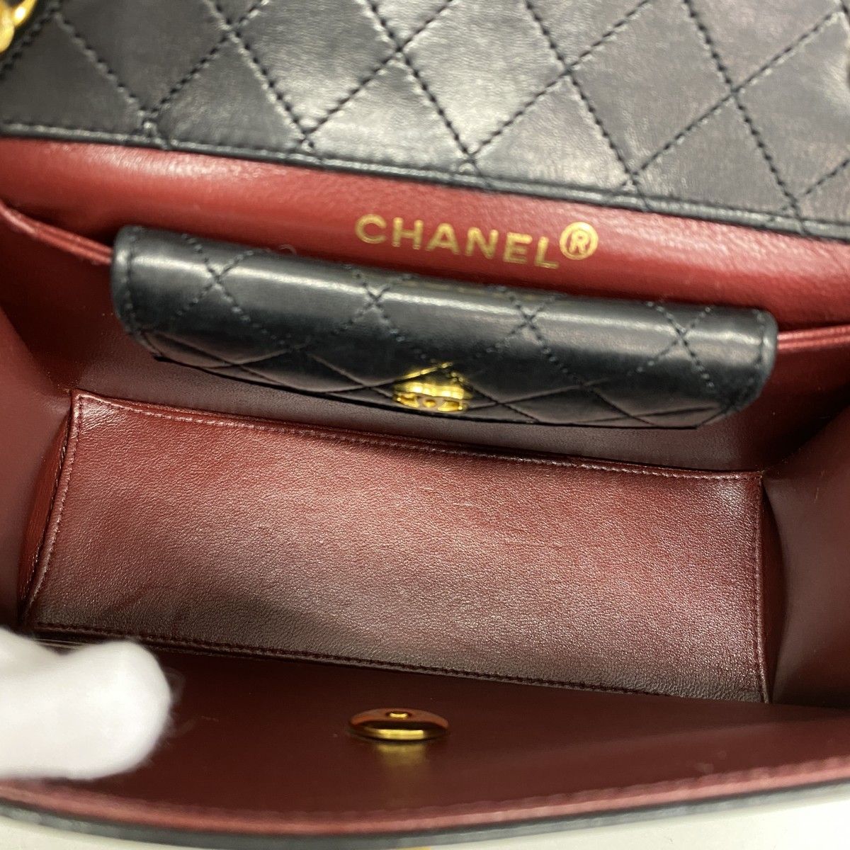 Chanel Shoulder Bag Quilted Lambskin Black Gold — view 4